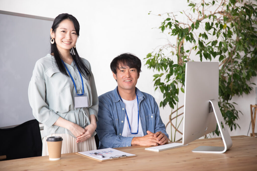 男女の会社員