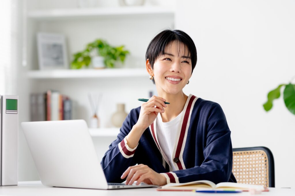 勉強する女性