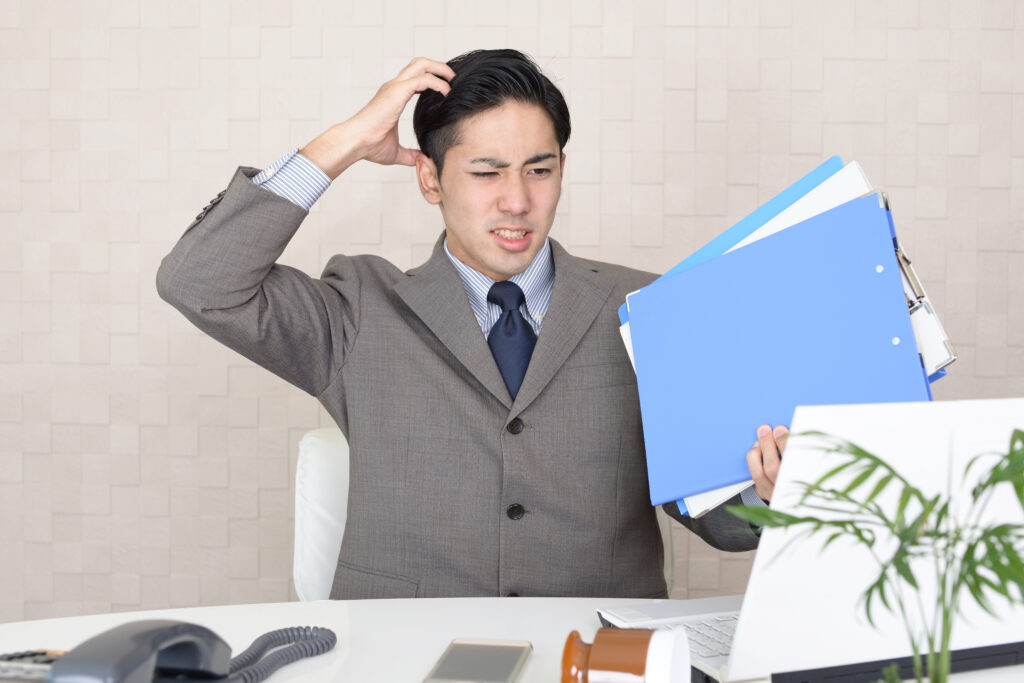 イライラする男性社員
