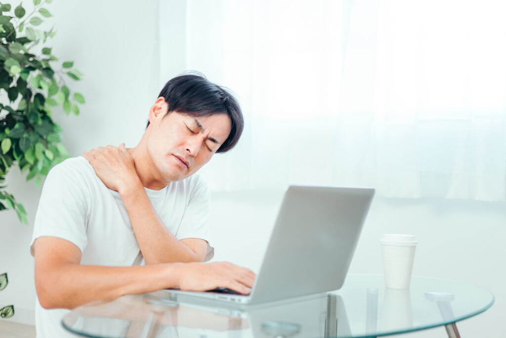 疲れる男性