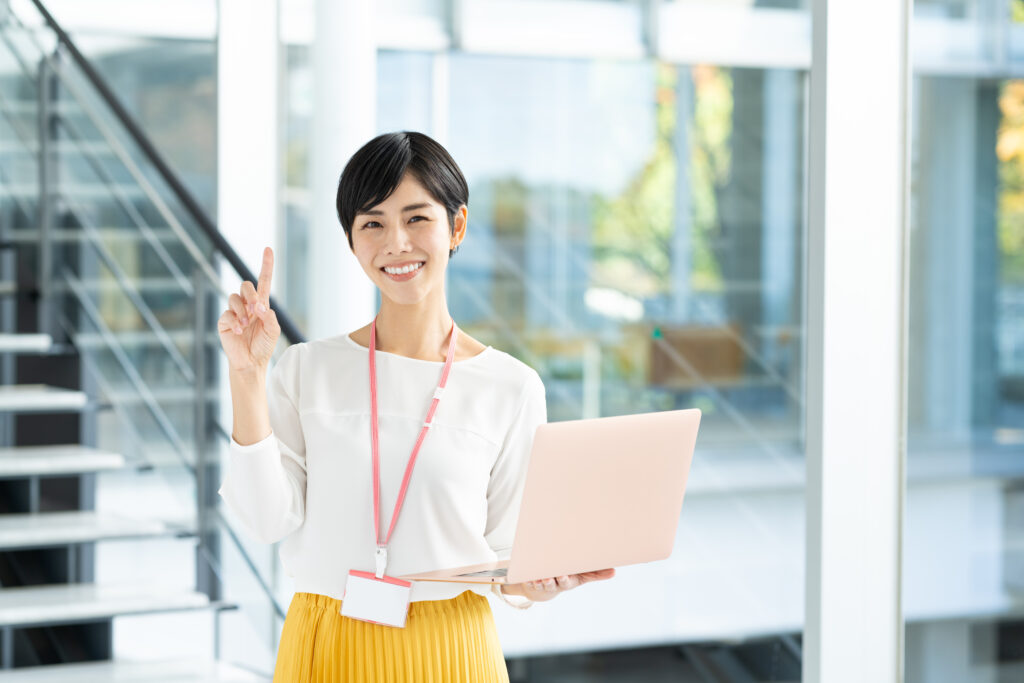 おすすめするビジネスウーマン