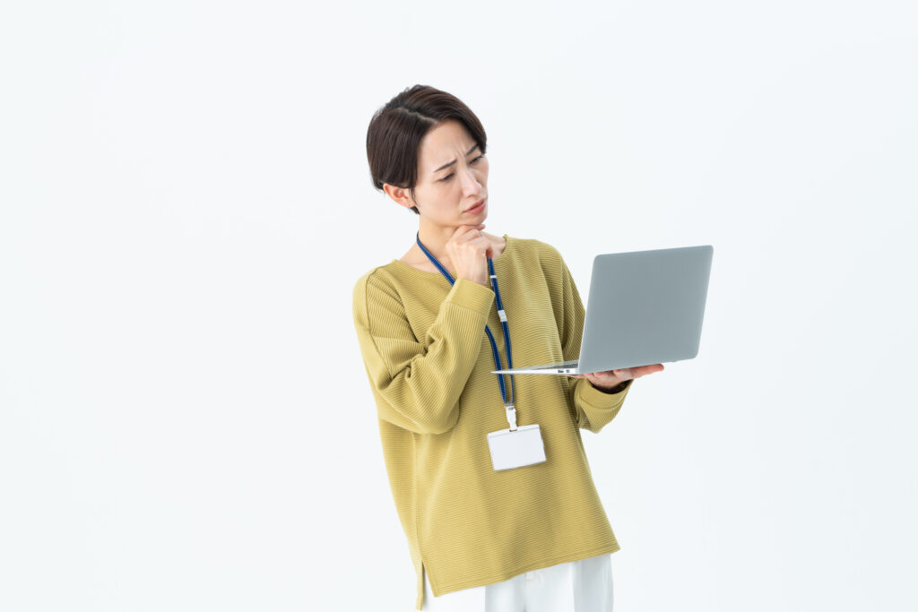 悩むミドルのエンジニア