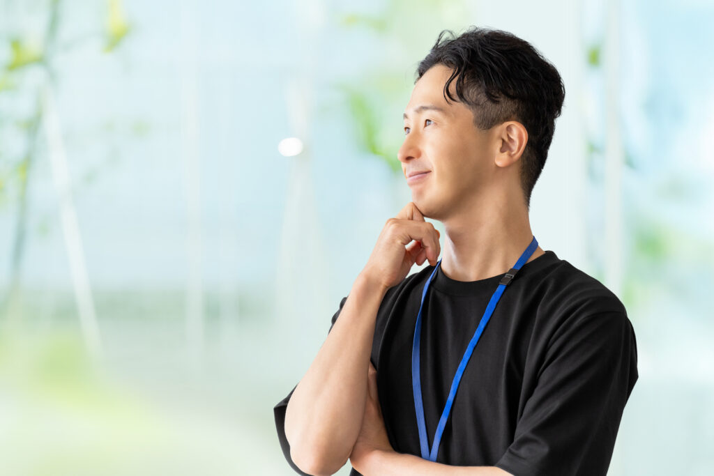 笑顔の男性ビジネスマン