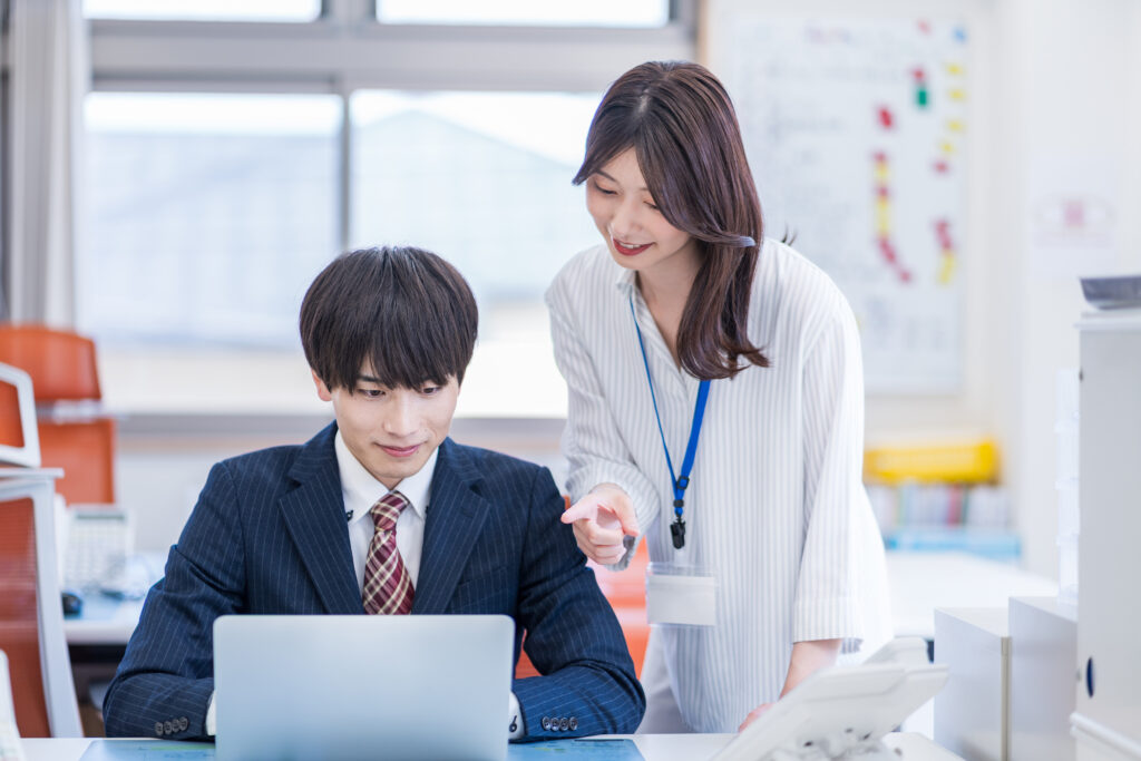 仕事をする社員