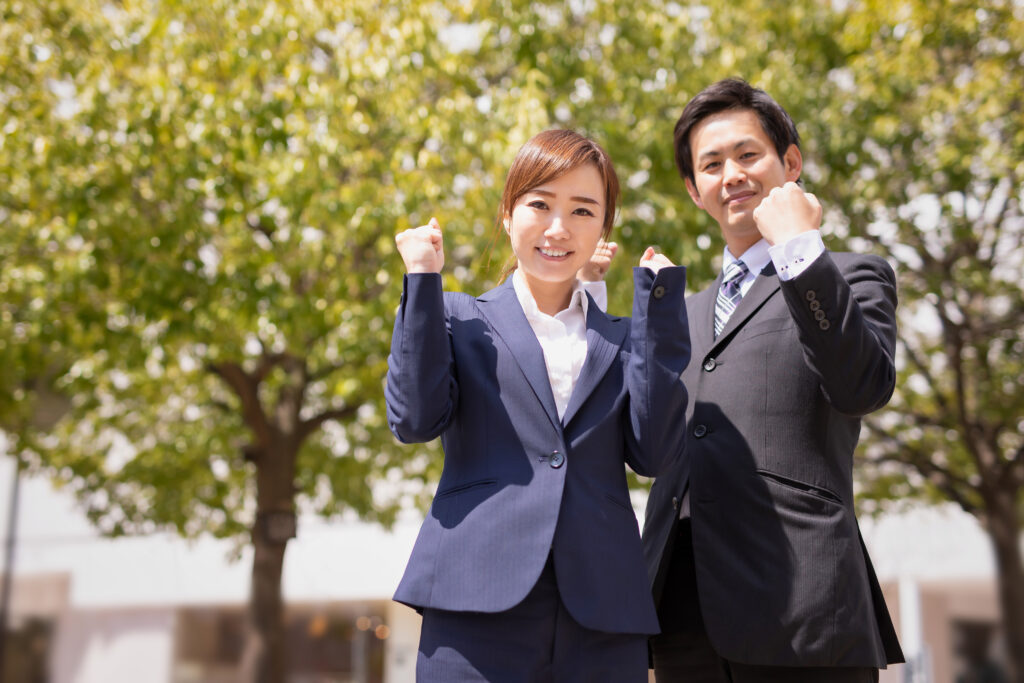 緑の中の会社員