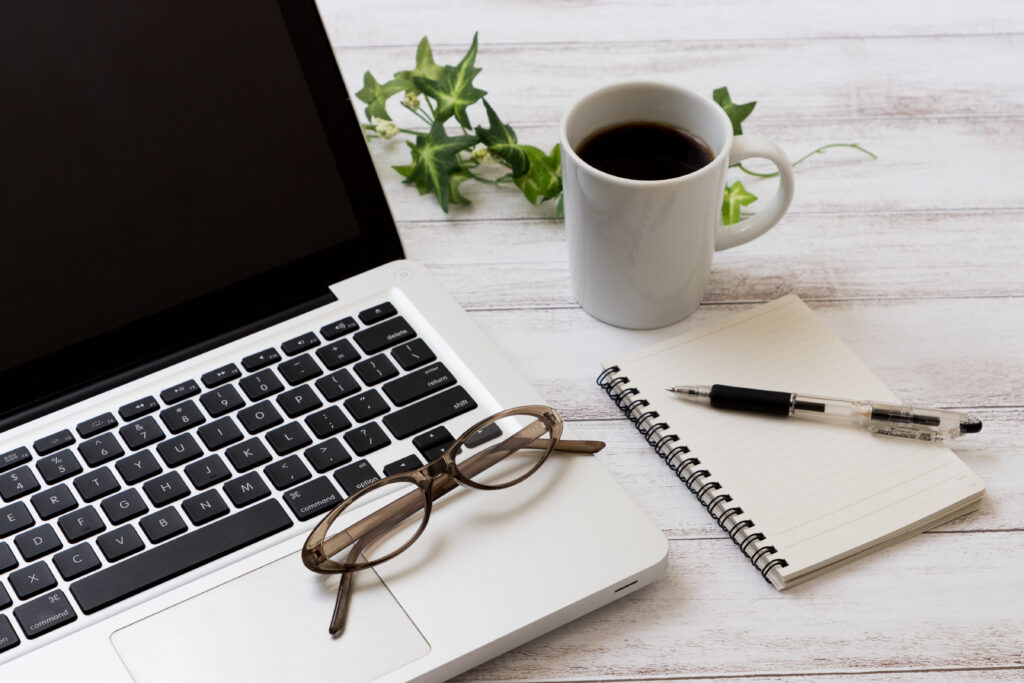 パソコン　デスクイメージ