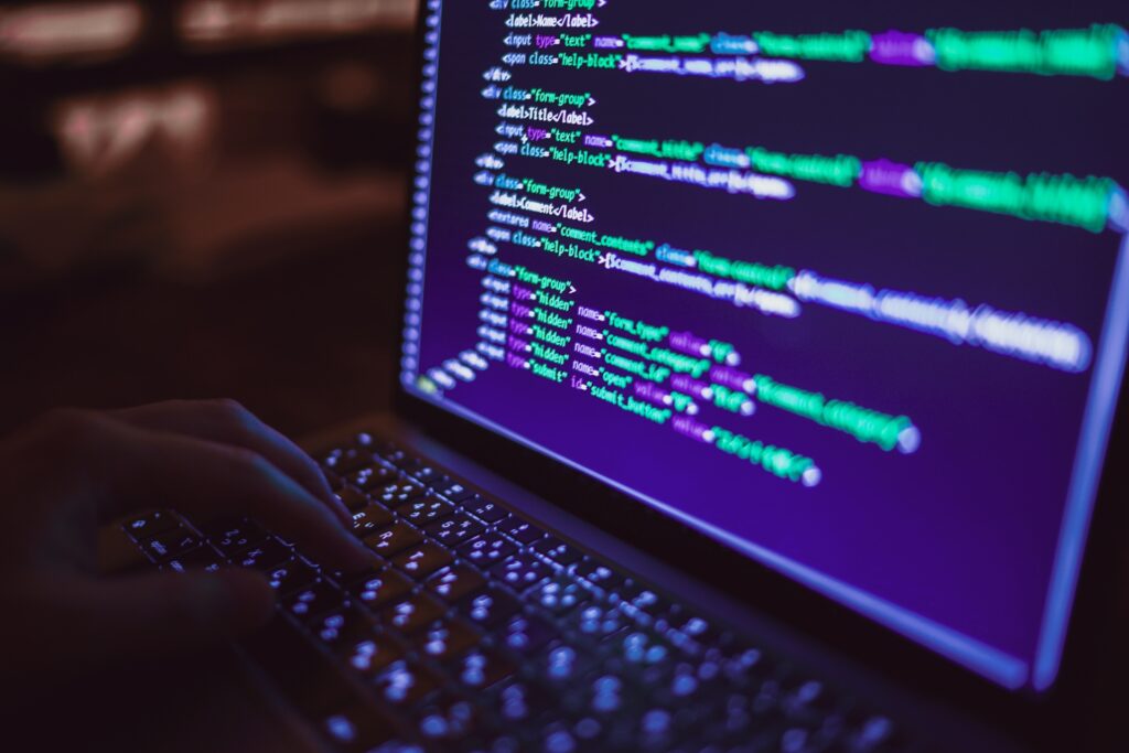 プログラムが映るパソコンの画面