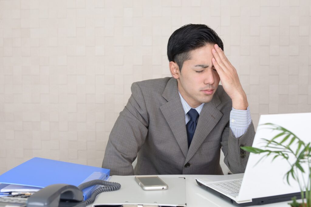 悩みがある男性