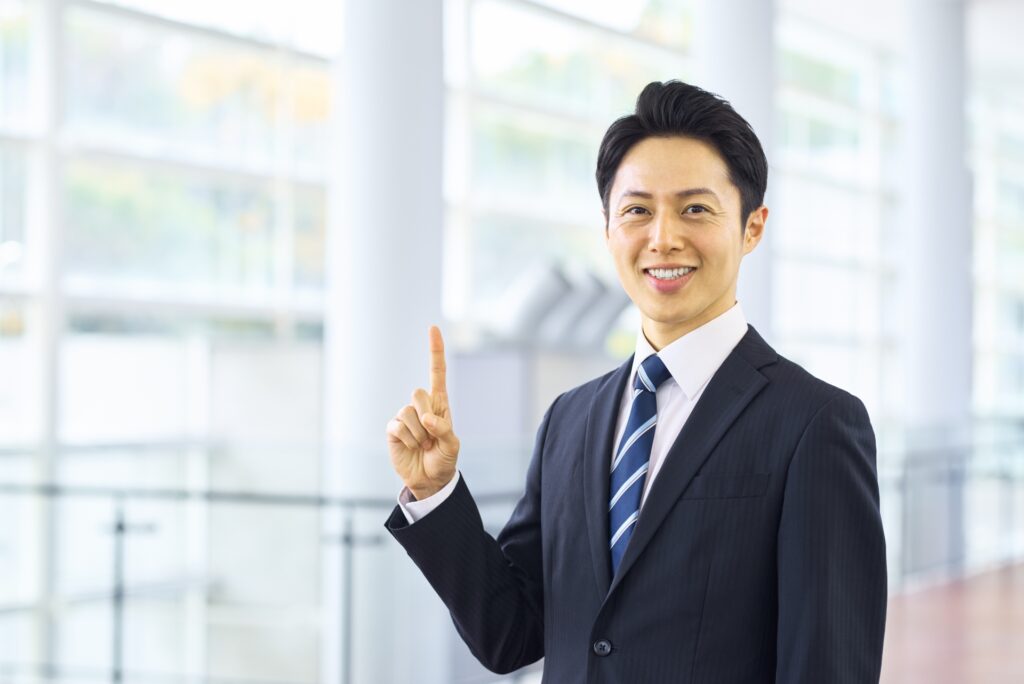 ポイントを示すビジネスマン