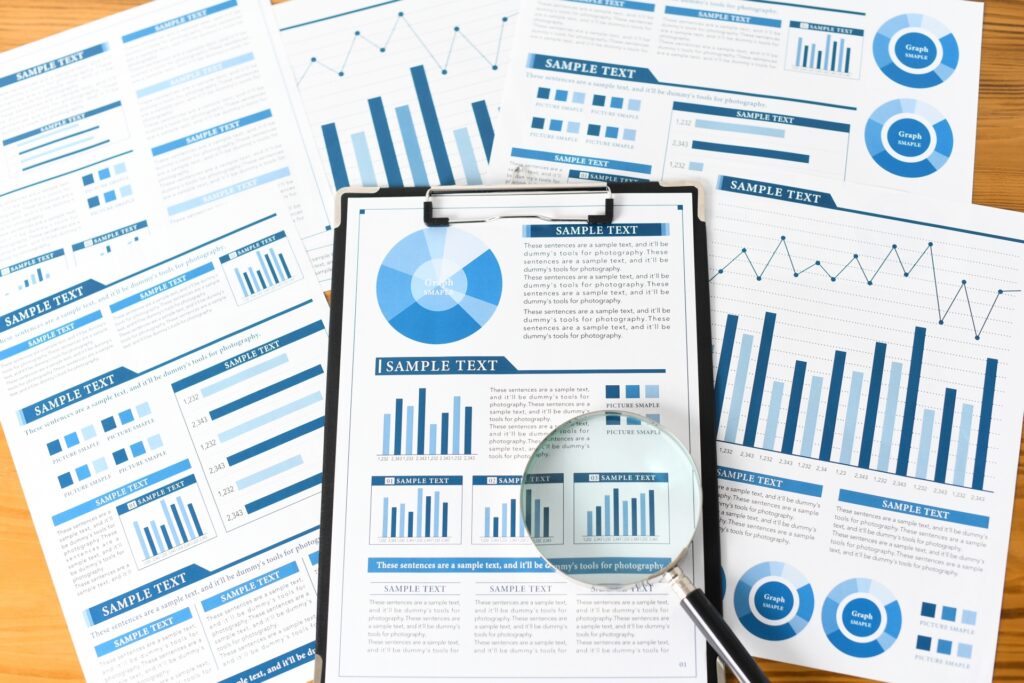 グラフやデータなどの分析や調査のイメージ