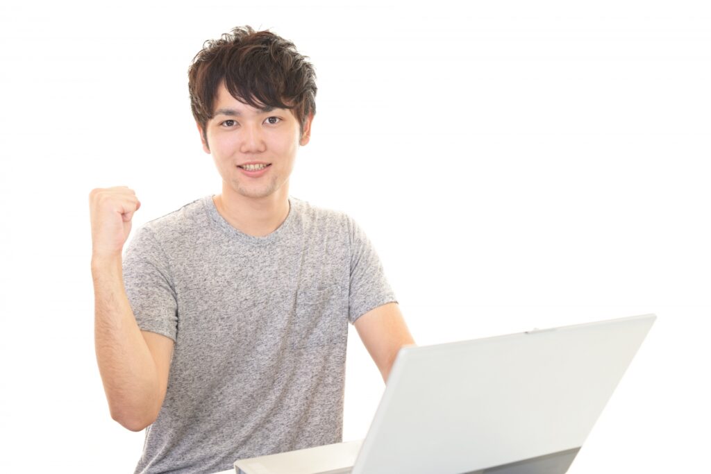 エンジニアを目指す男性