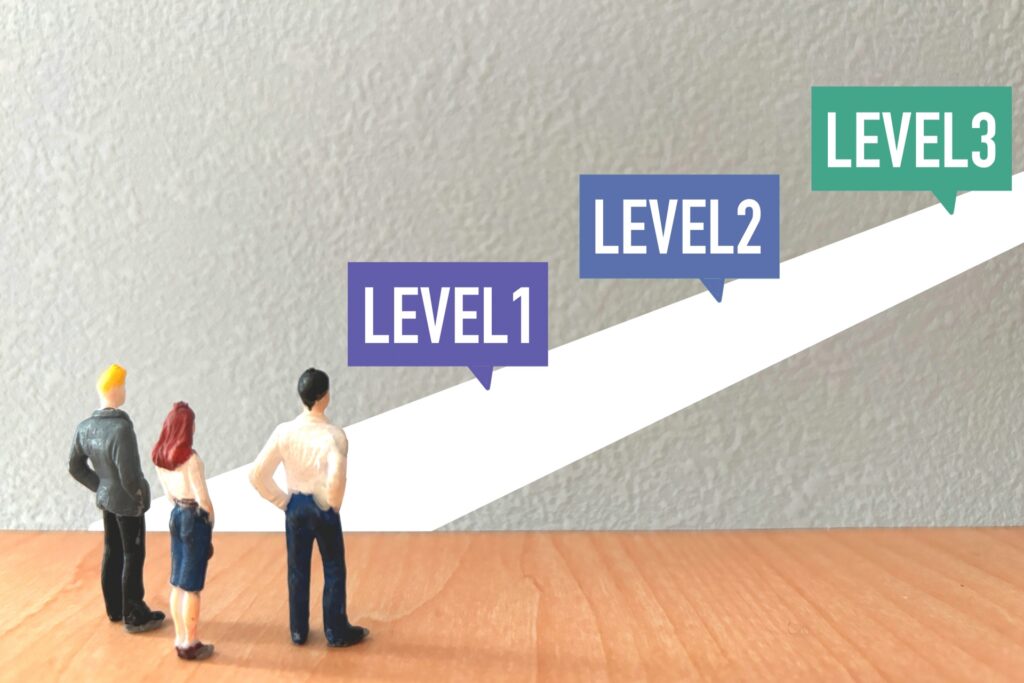 レベルアップを目指すビジネスマン