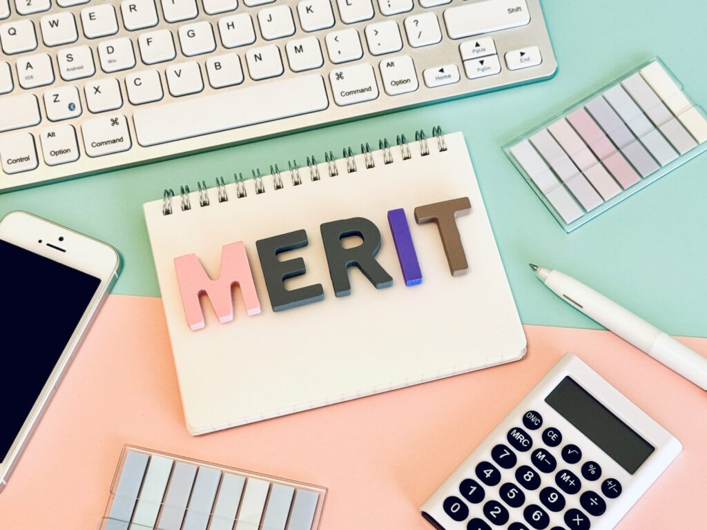 メリットを示す