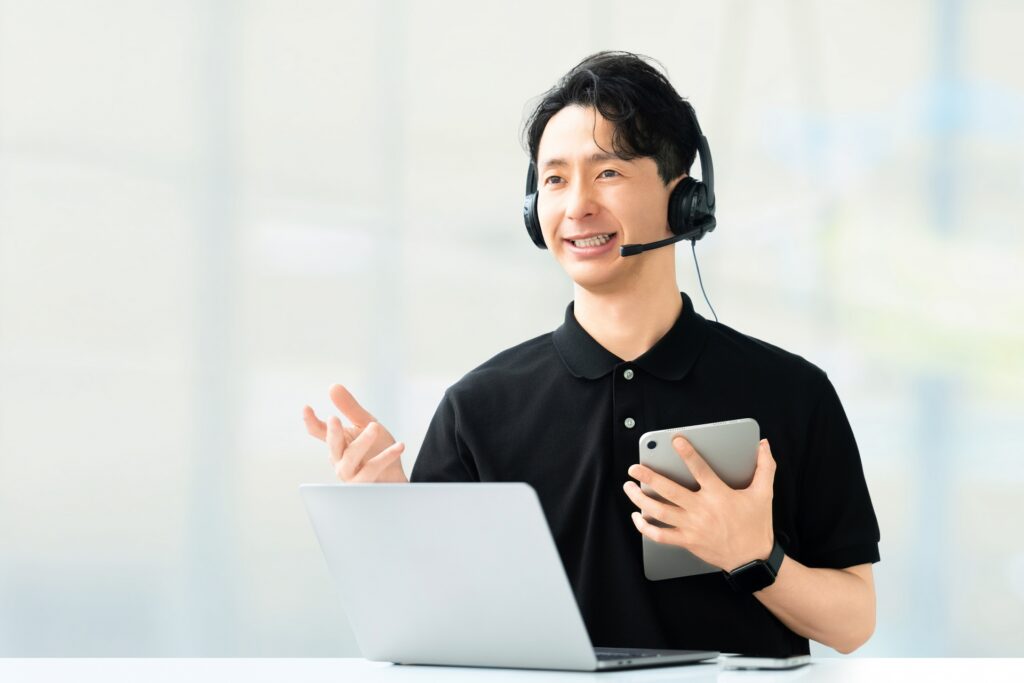 リモートワークの男性