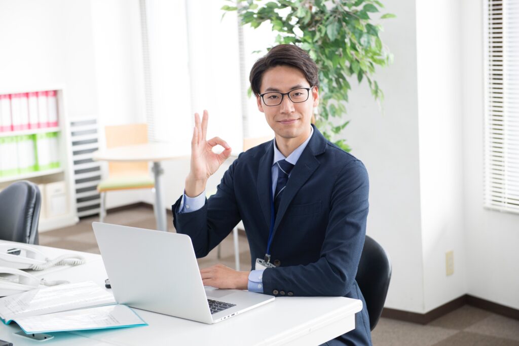 オフィスワークのビジネスマン