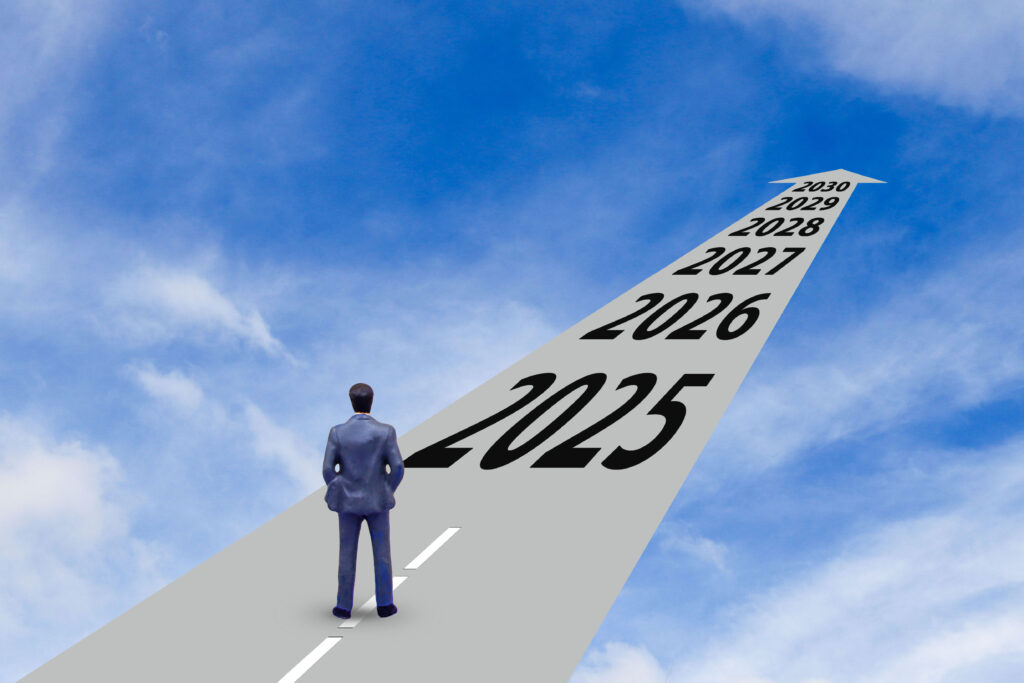 未来を見据えるビジネスマン