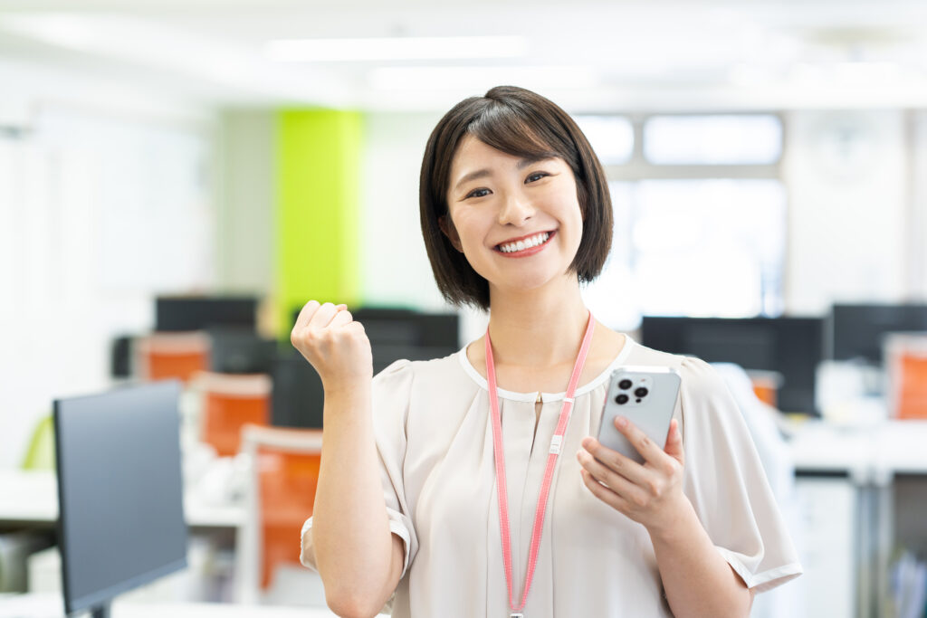 喜ぶビジネスウーマン