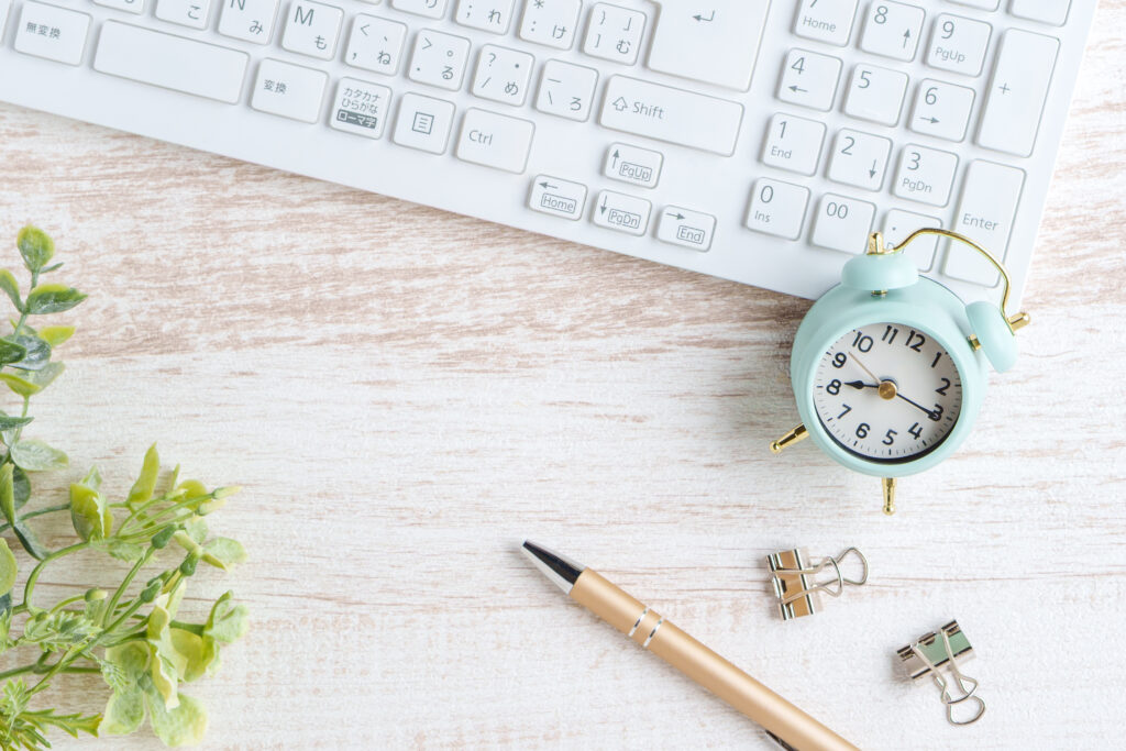 時計とキーボード