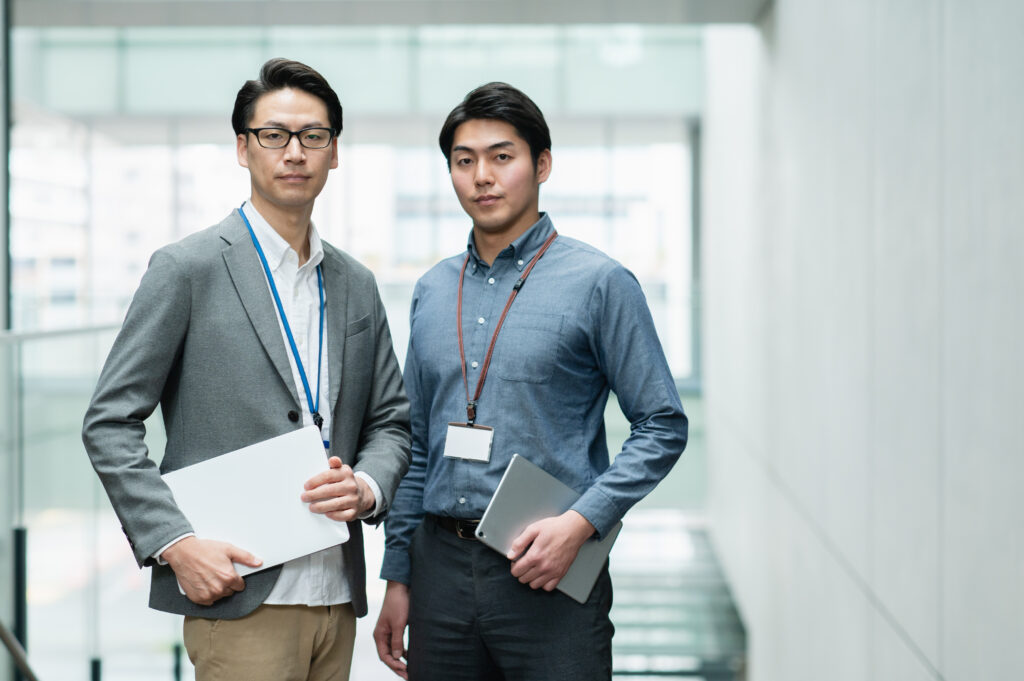 オフィスで働くビジネスマン