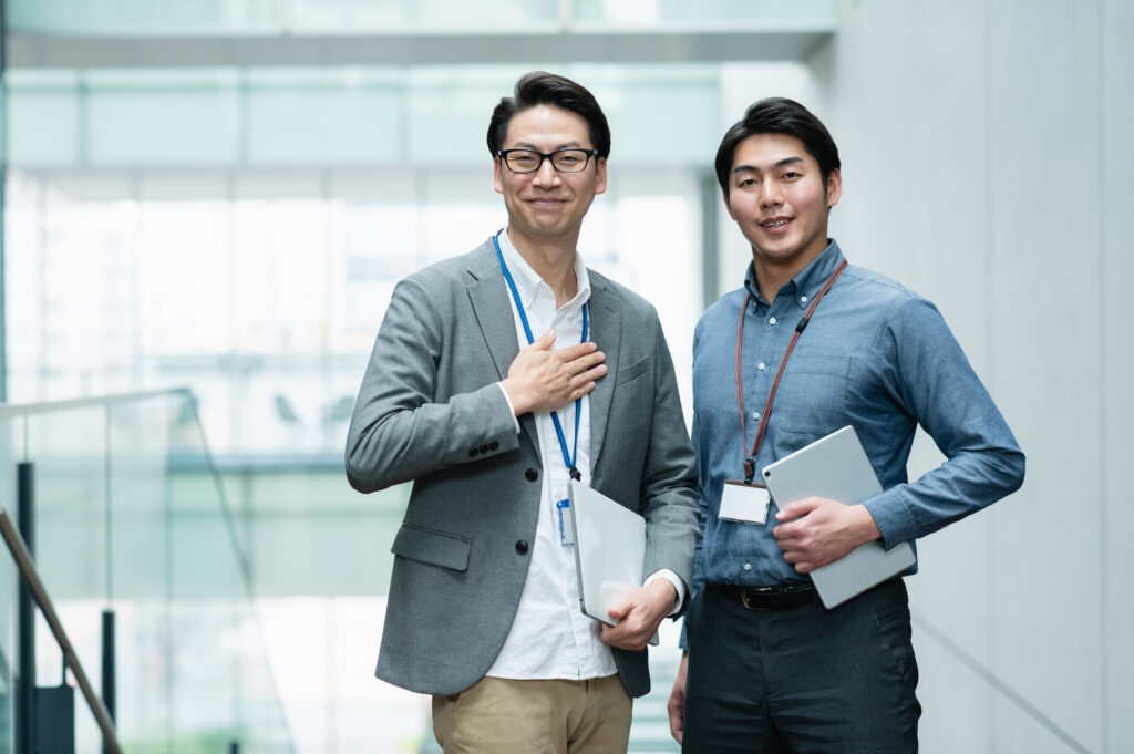 オフィスで働くビジネスマン