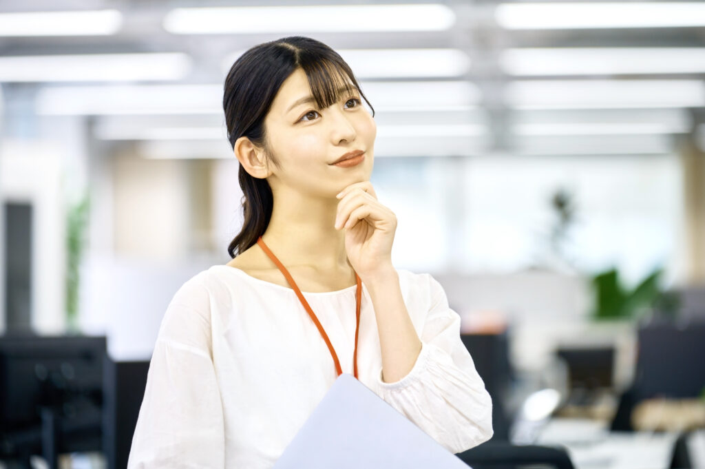 考える　ビジネス　女性