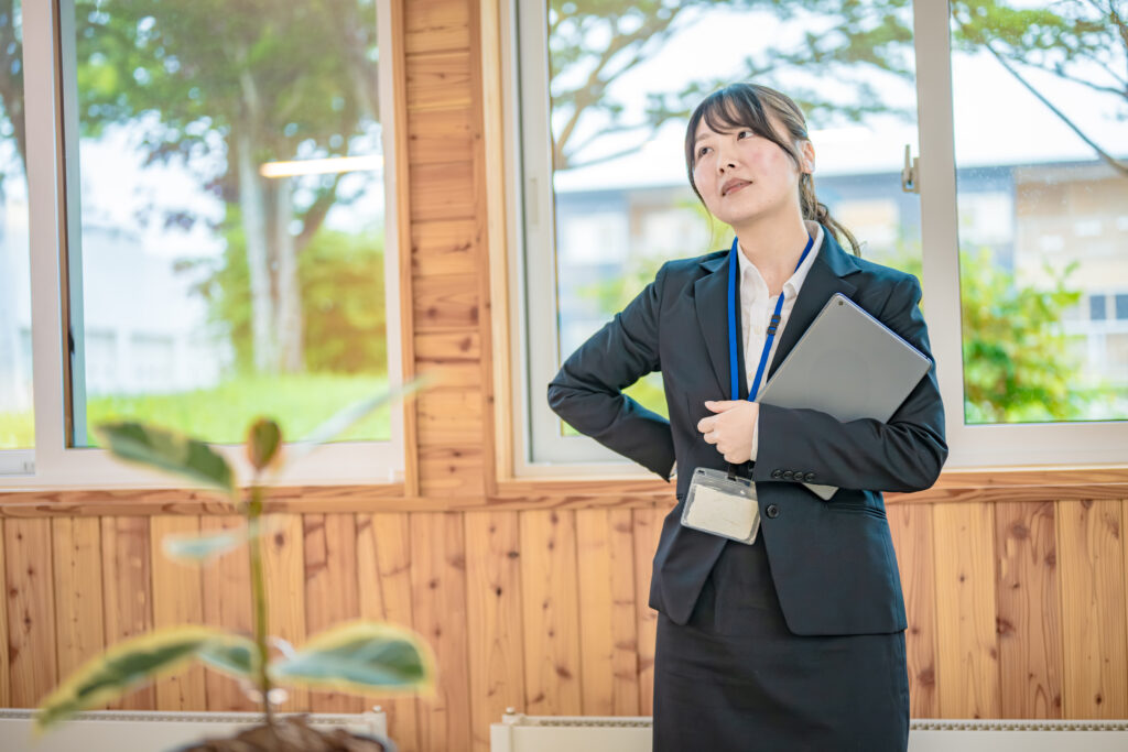 だるそうなビジネスウーマン