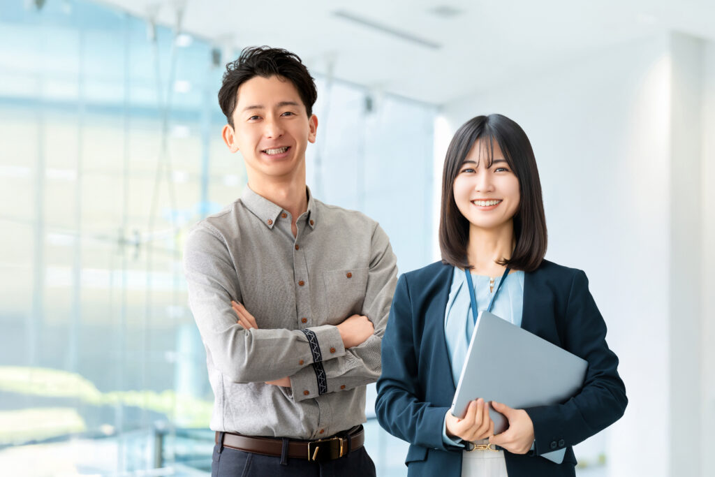 男女2人のビジネスチームワーク