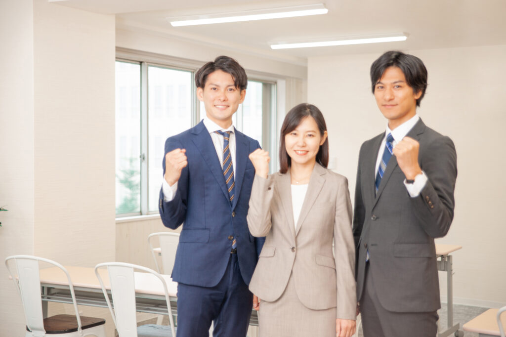 男女のビジネスパーソン