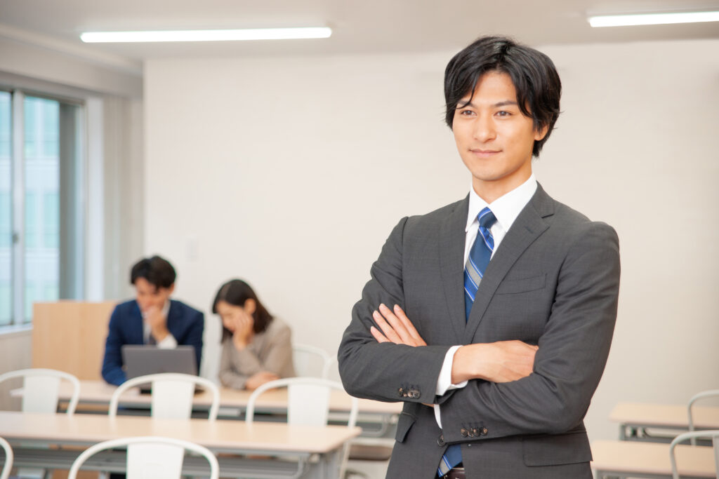 オフィスにいるビジネスマン