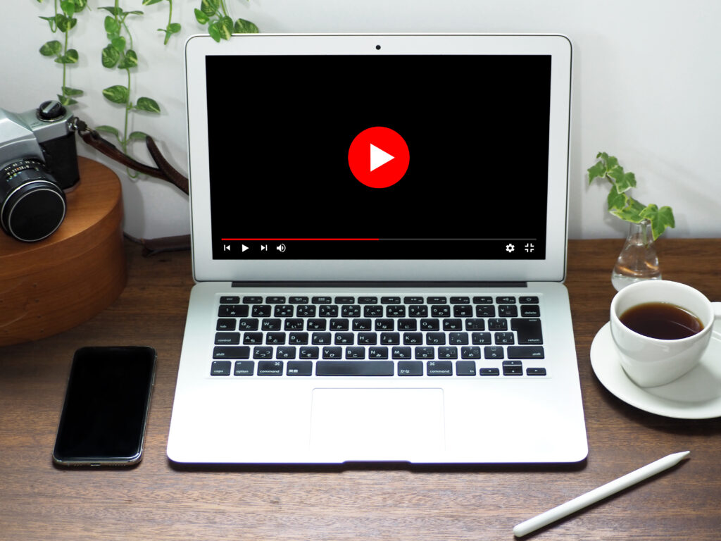 動画　ノートパソコン　パソコン　pc　ビジネス　オンライン