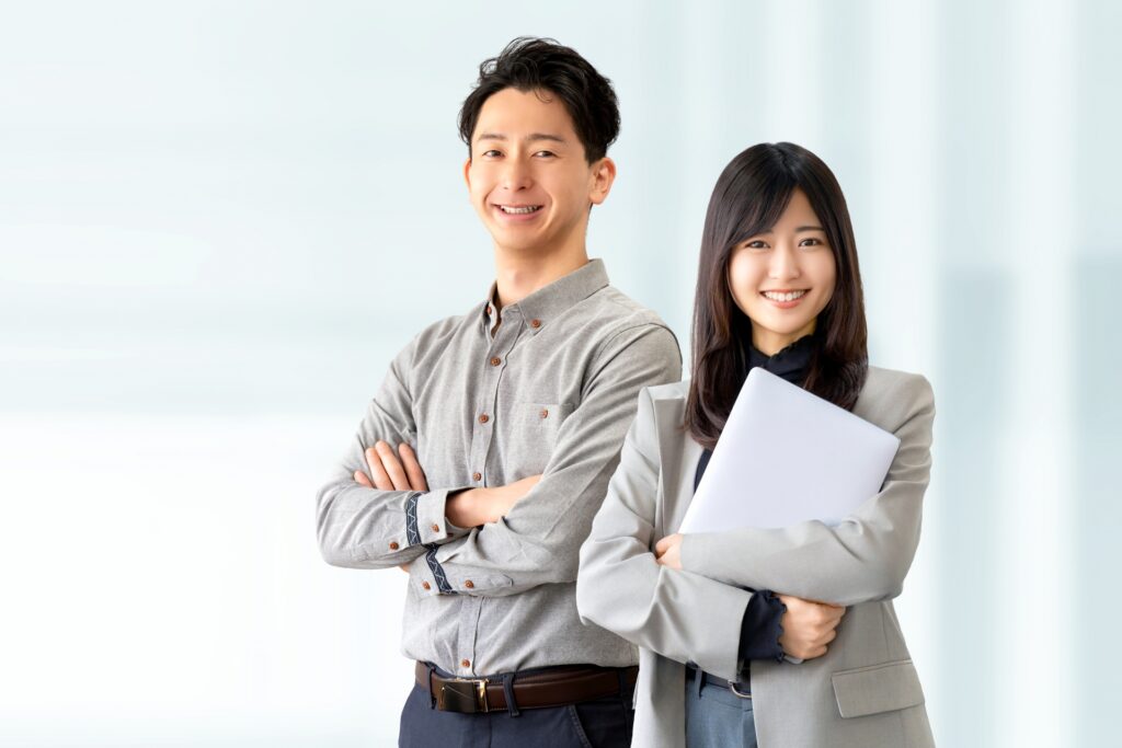 男女2人のビジネスチームワークイメージ