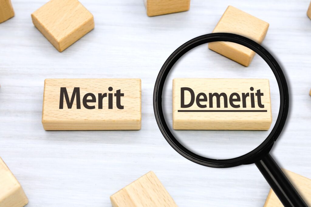 メリットとデメリットの比較