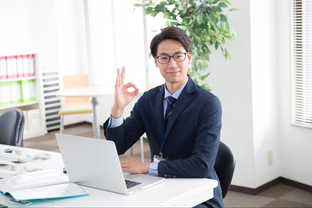 オフィスワークのビジネスマン