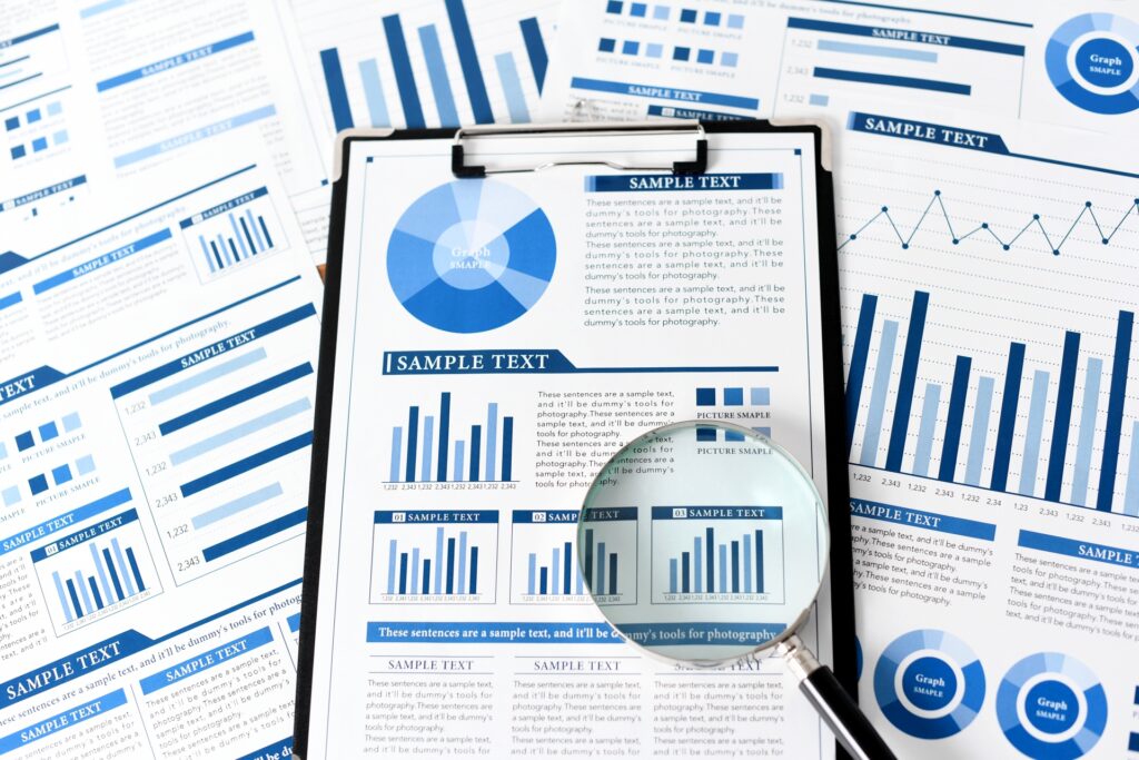 グラフやデータなどの分析や調査のイメージ