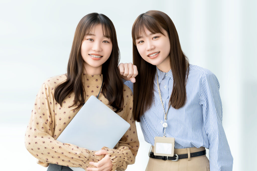 仲のいい2人の女性
