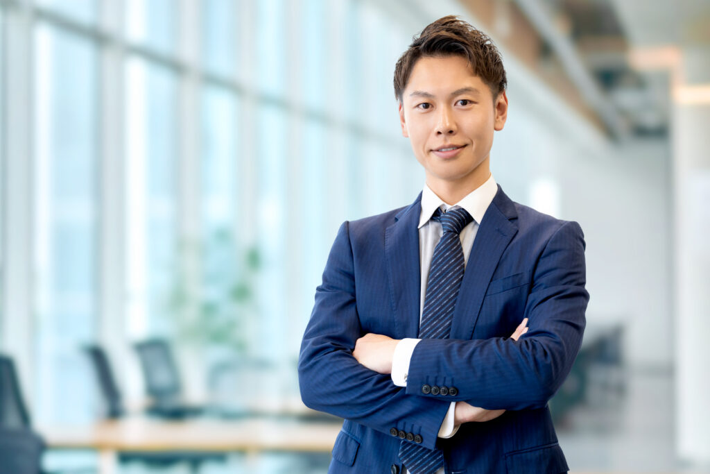 微笑む男性ビジネスマン