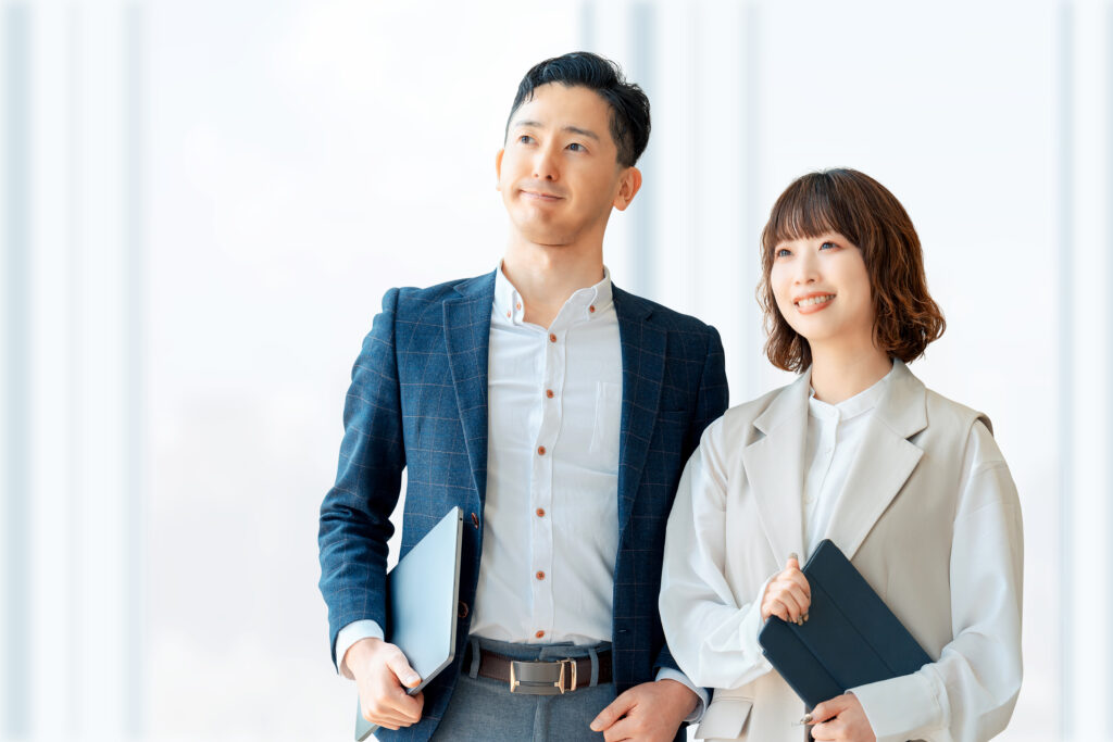 男女2人のビジネスチームワークイメージ