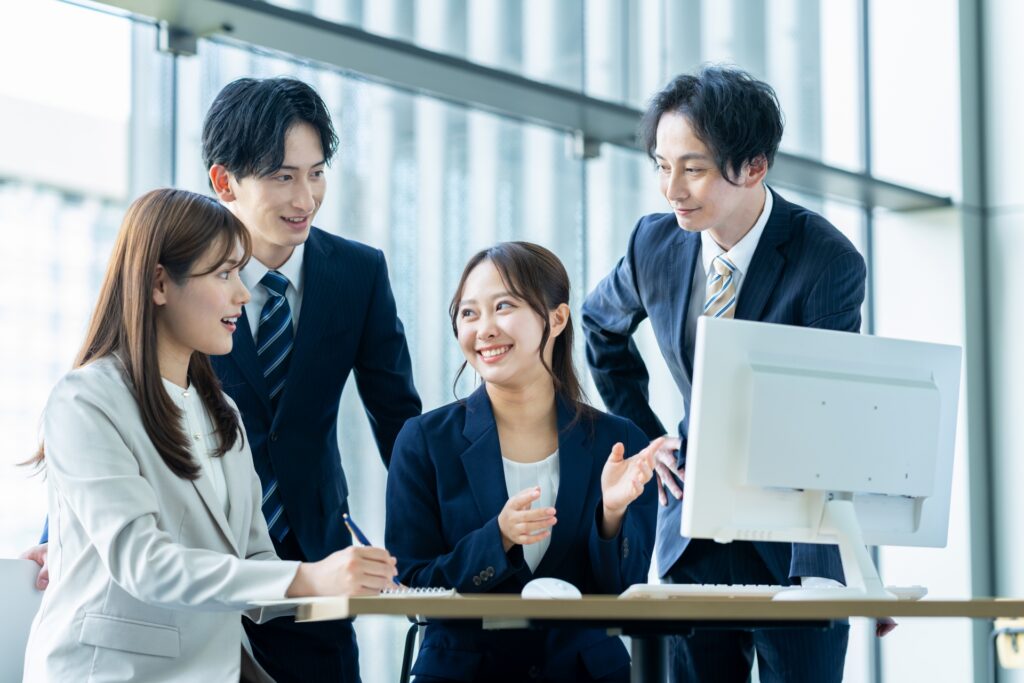 オフィスで働くビジネスマン