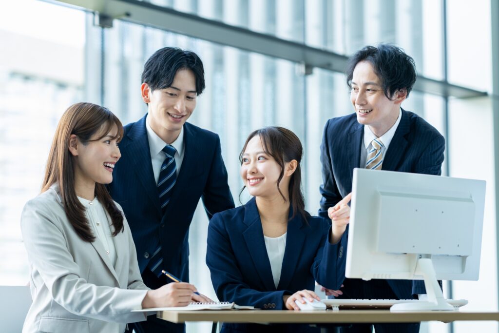 オフィスで働くビジネスマン