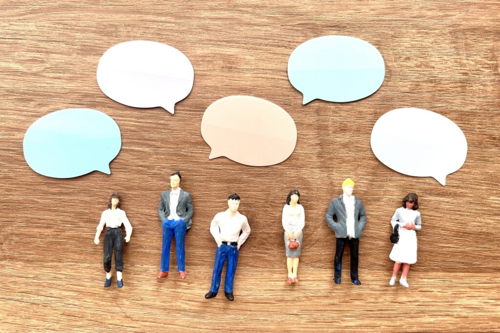 たくさんの意見を聞く　アイディアを出す