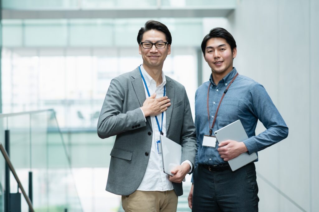 オフィスで働くビジネスマン