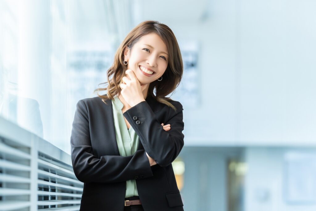 笑顔の女性・ビジネスウーマン
