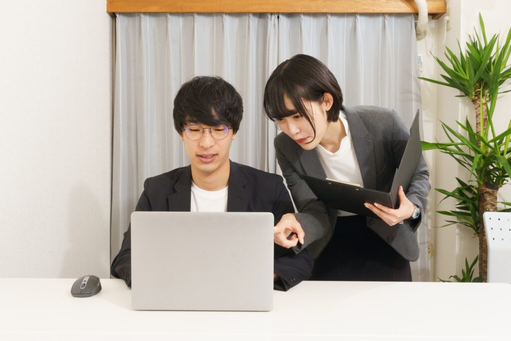 ビジネス　男女