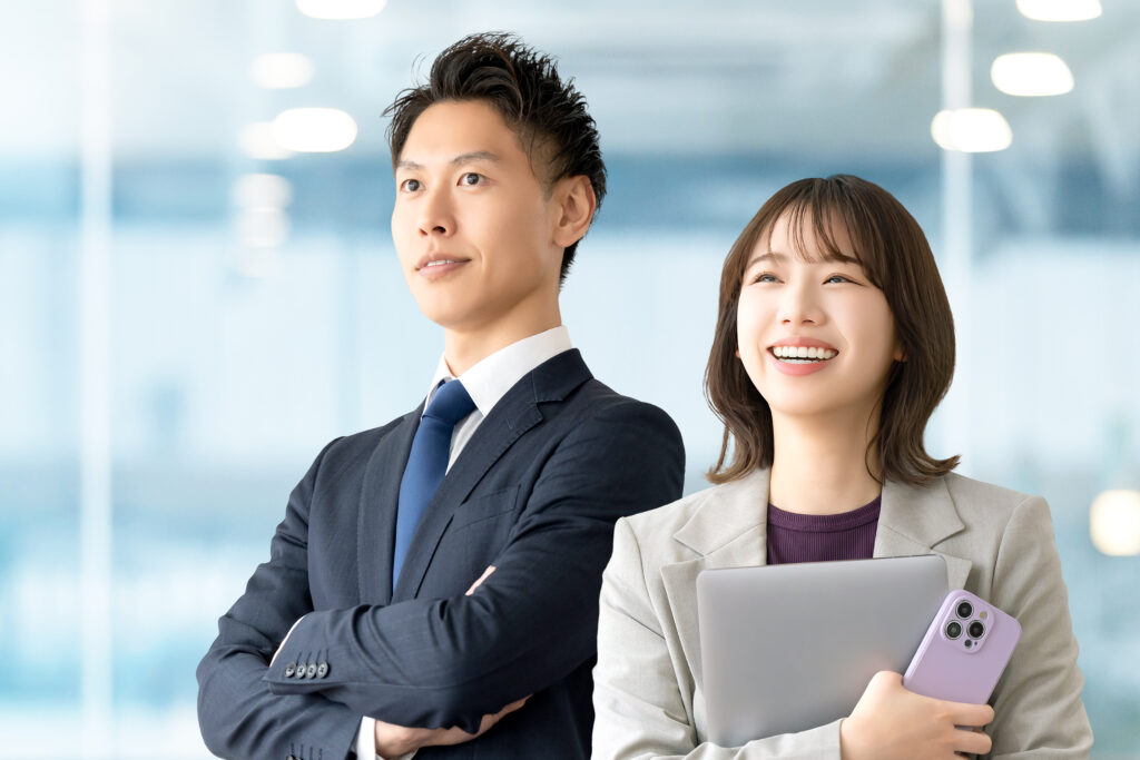 男女2人のビジネスチームワークイメージ