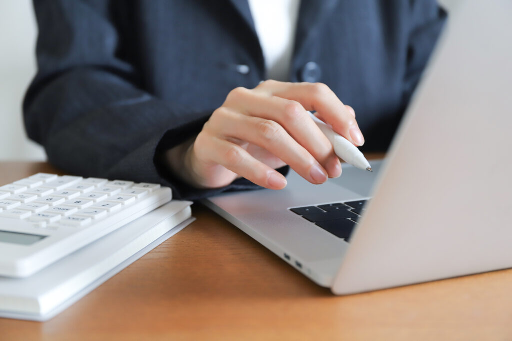 パソコンを使う人