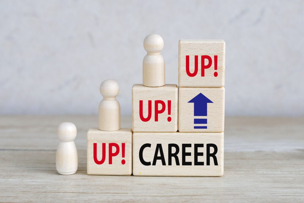 キャリアを登る人々
