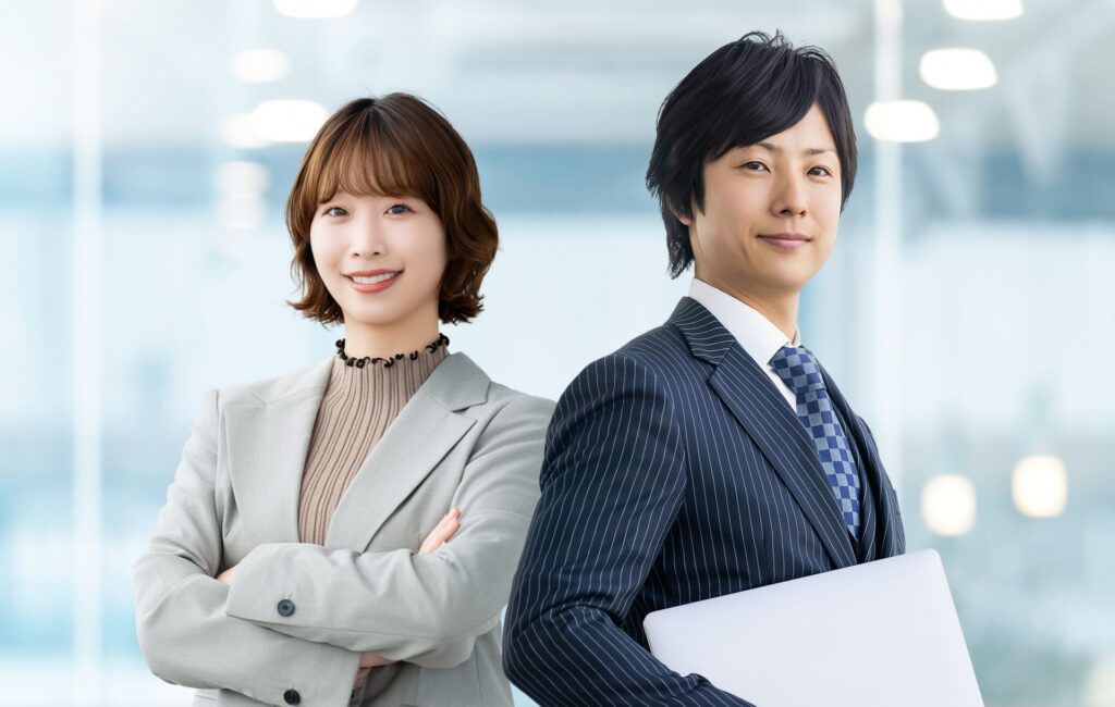 男女2人のビジネスチームワークイメージ