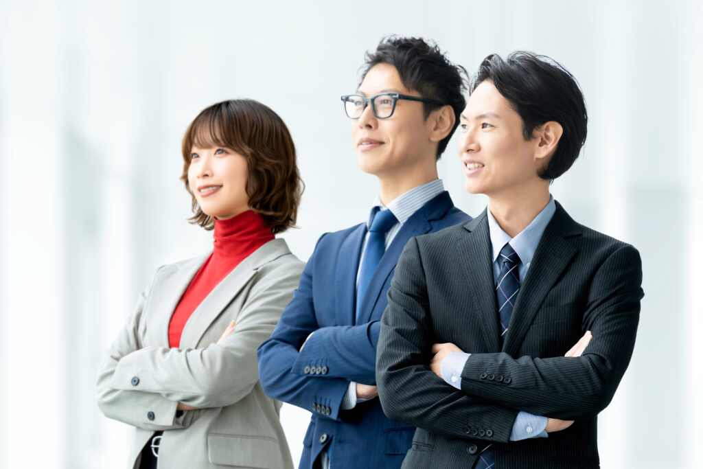 男女3人のビジネスチームワークイメージ