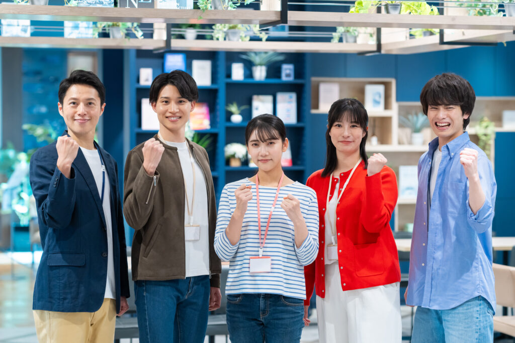 オフィスで頑張るエンジニア