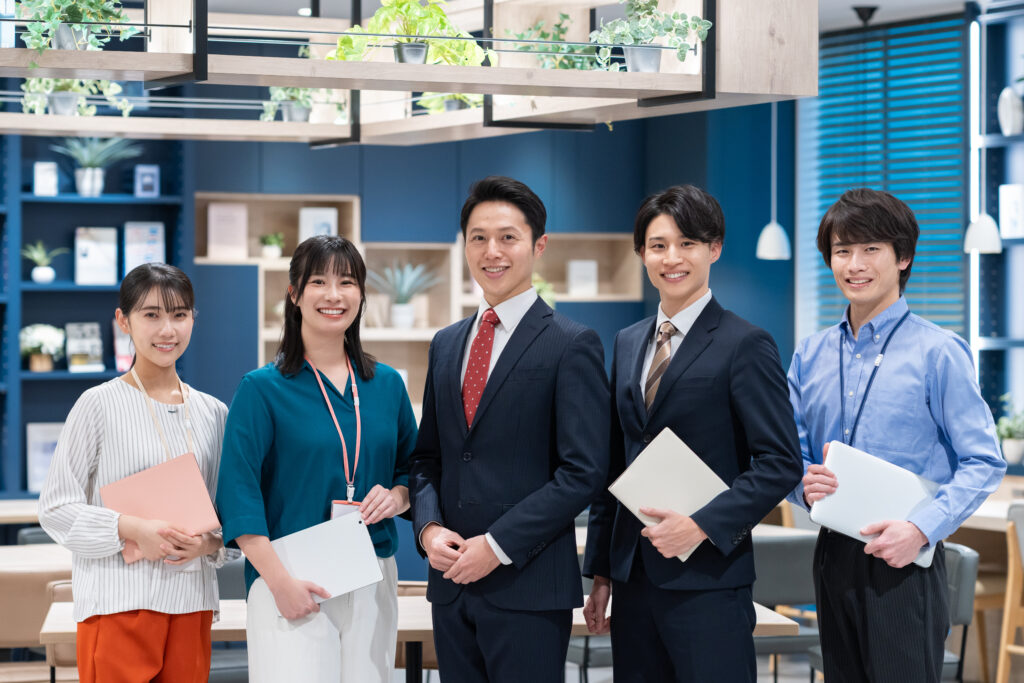 オフィスで働くビジネスマン